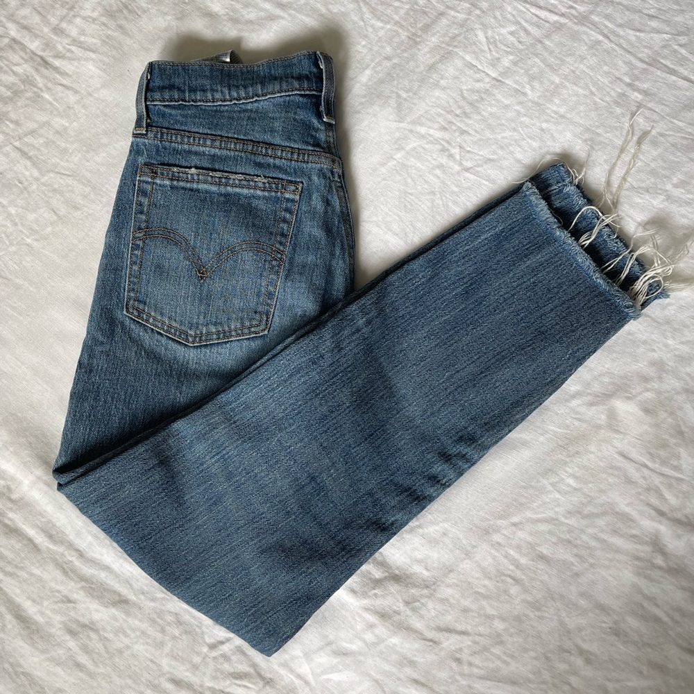 Levi’s wedgie straight leg